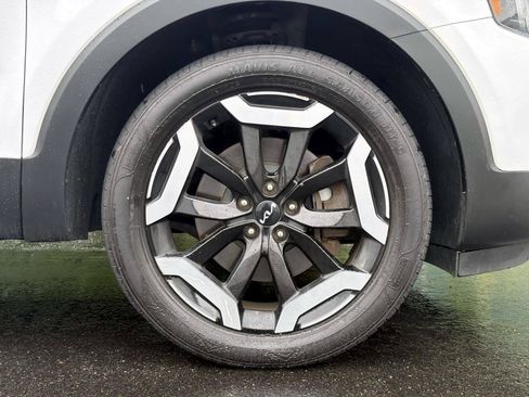 Certified 2023 Kia Telluride S w/ S Sunroof Package FWD image 32