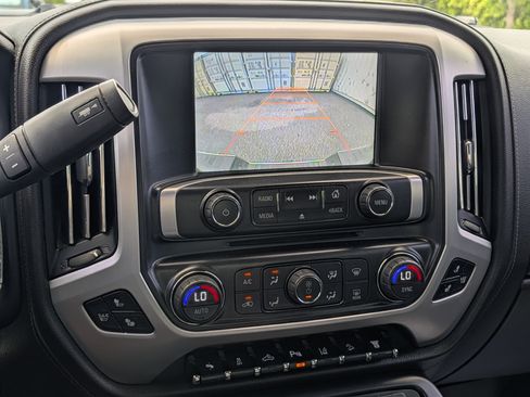 Used 2015 GMC Sierra 2500 SLT w/ Duramax Plus Package AWD/4WD image 37