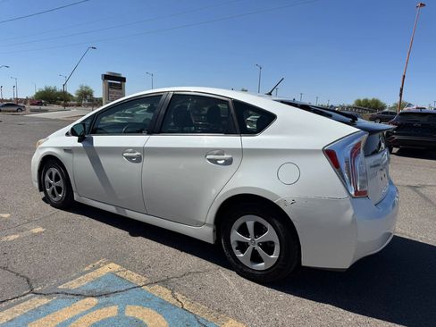 Used 2015 Toyota Prius Two FWD image 7