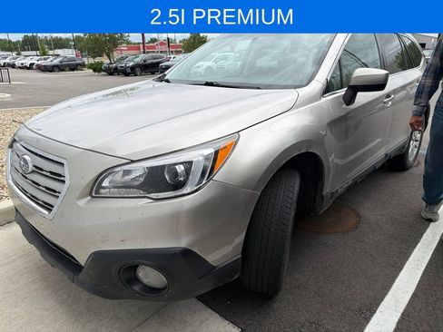 Used 2017 Subaru Outback 2.5i Premium AWD/4WD image 1