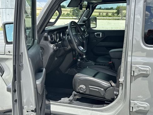 Used 2021 Jeep Wrangler Unlimited Rubicon w/ Trailer Tow Package AWD/4WD image 10