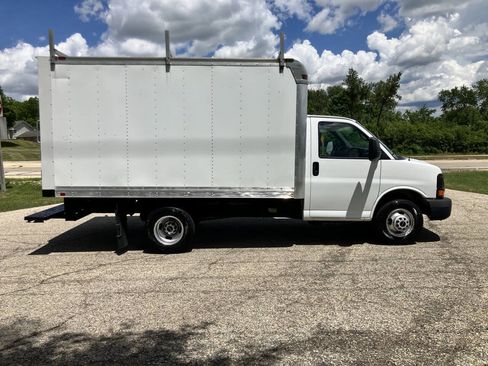 Used 2015 GMC Savana 3500 RWD image 7