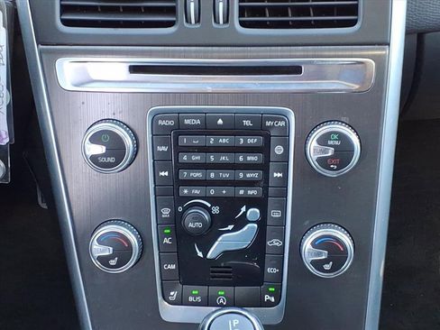 Used 2016 Volvo XC60 T5 Premier w/ Proximity Package image 24