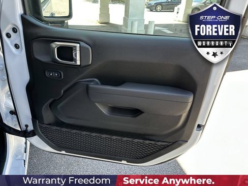 Used 2025 Jeep Wrangler Sport AWD/4WD image 29