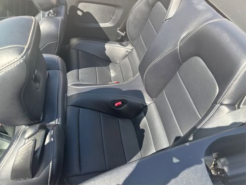 Used 2016 Ford Mustang Premium image 11