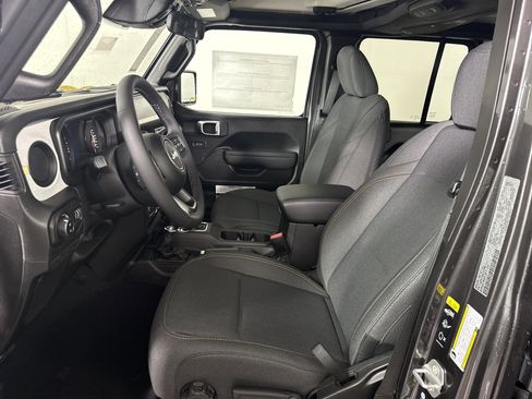 New 2026 Jeep Gladiator Sport image 12