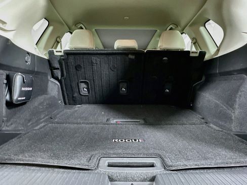 Used 2023 Nissan Rogue SL w/ SL Premium Package FWD image 29