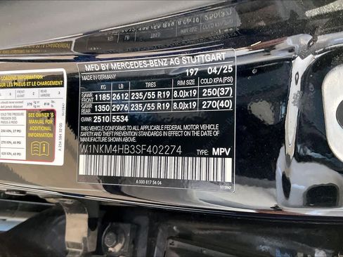 Used 2025 Mercedes-Benz GLC 300 4MATIC image 35