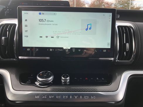 New 2025 Ford Expedition Platinum w/ Stealth Performance Package image 15