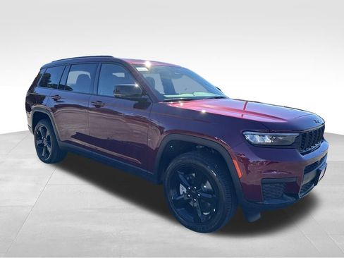 New 2025 Jeep Grand Cherokee L Altitude image 7