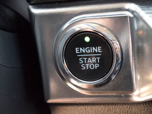 Used 2021 Ford F150 Lariat AWD/4WD image 12