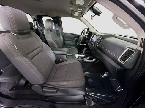 Used 2023 Nissan Frontier SV w/ Technology Package RWD image 29