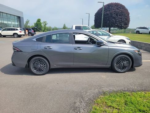 New 2026 Nissan Sentra SV w/ SV Convenience Package FWD image 3