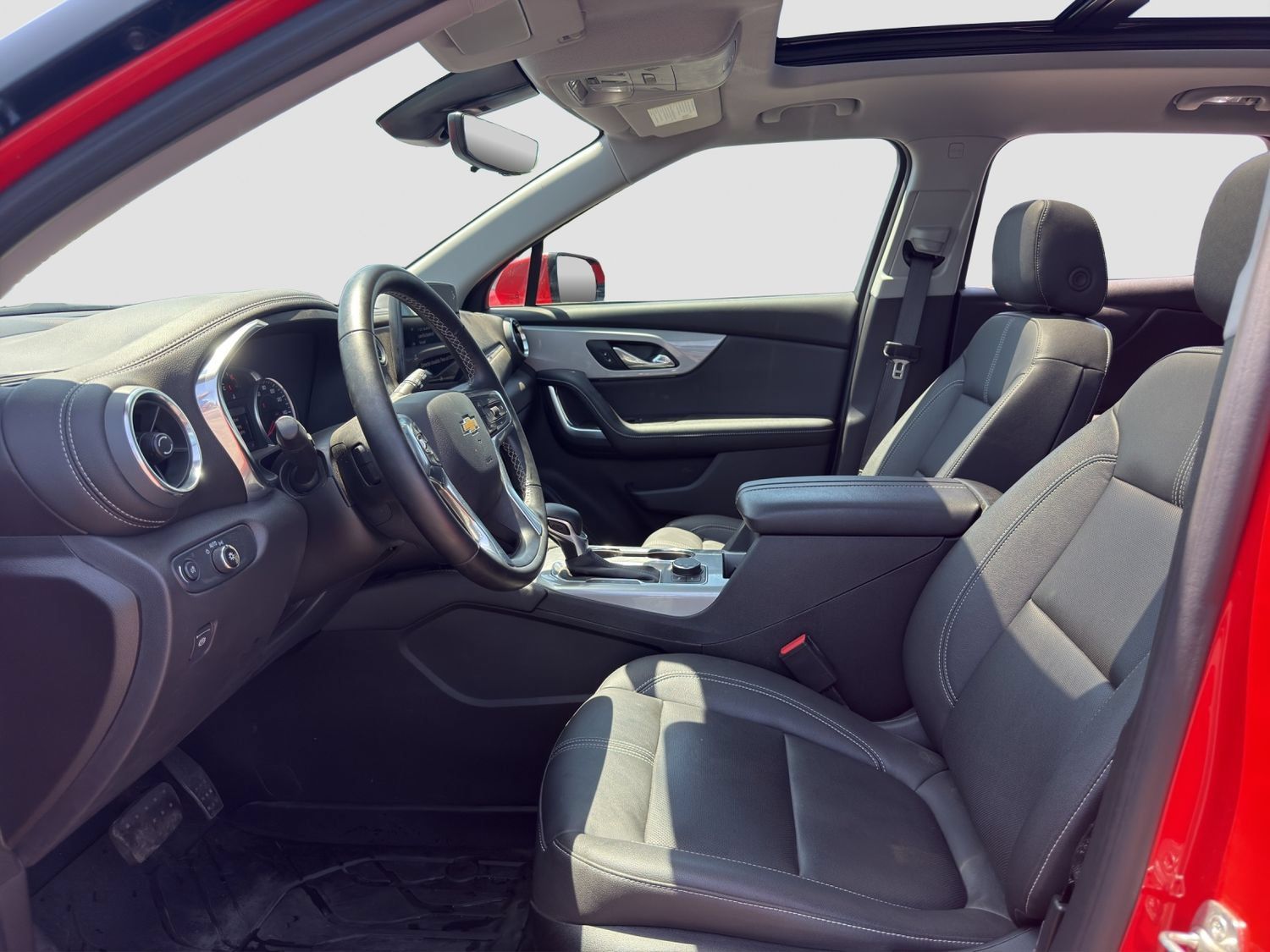 Used 2025 Chevrolet Blazer LT w/ Sound & Technology Package FWD image 9