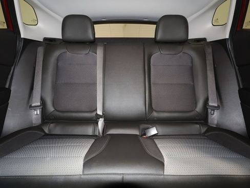 Certified 2025 Chevrolet Trax LT FWD image 29