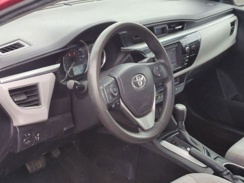 Used 2016 Toyota Corolla LE image 2