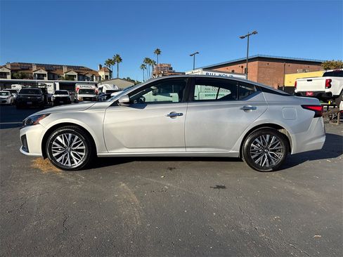 Used 2023 Nissan Altima 2.5 SV image 7