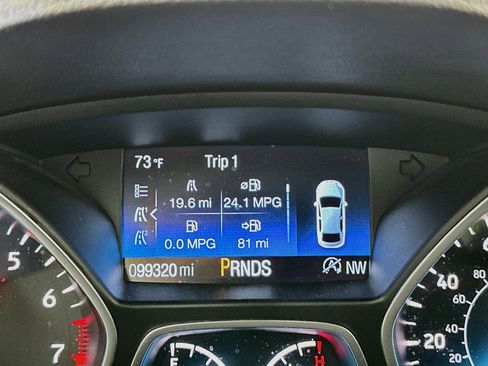 Used 2017 Ford Escape SE FWD image 18