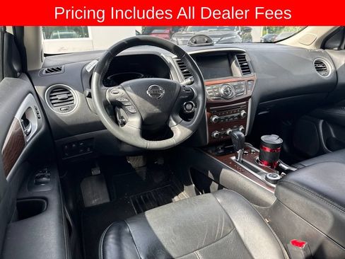 Used 2018 Nissan Pathfinder Platinum AWD/4WD image 13