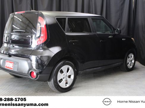 Used 2015 Kia Soul FWD image 13