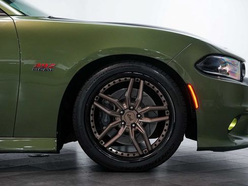 Used 2018 Dodge Charger R/T Scat Pack RWD image 9