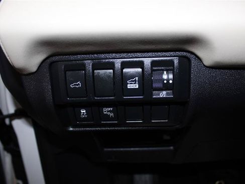 Used 2019 Subaru Ascent Limited AWD/4WD image 18