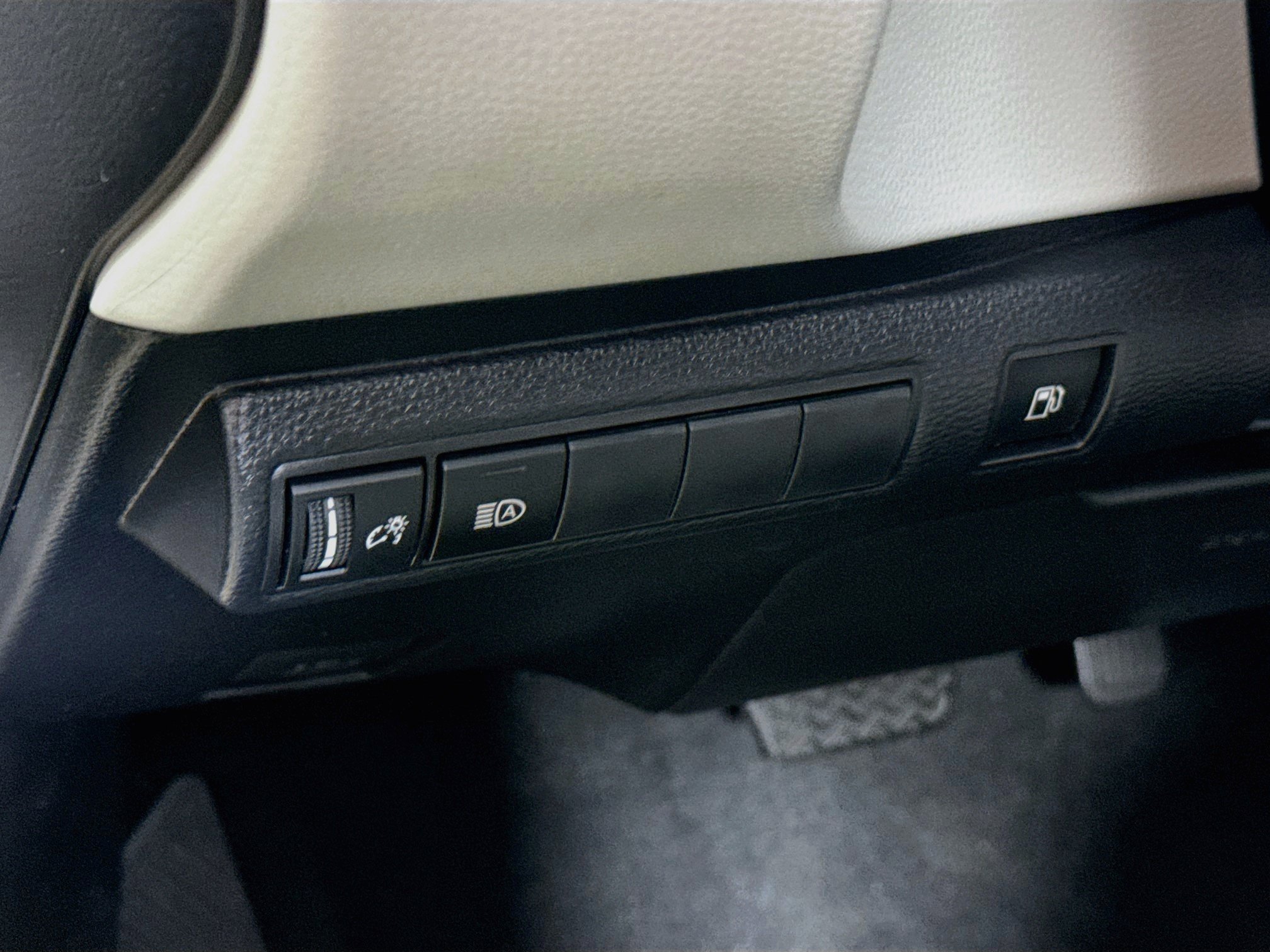 Certified 2024 Toyota Corolla LE FWD image 10