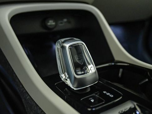Certified 2026 Volvo XC40 B5 Plus AWD/4WD image 21