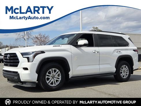 Used 2025 Toyota Sequoia SR5 image 1