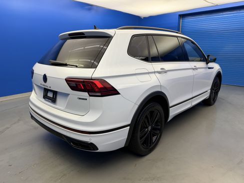 Used 2022 Volkswagen Tiguan SE R-Line AWD/4WD image 7