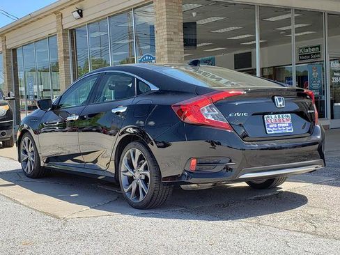 Used 2019 Honda Civic Touring image 3
