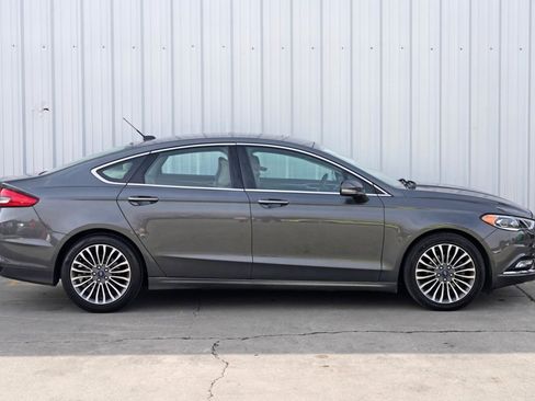 Used 2017 Ford Fusion SE w/ Fusion SE Technology Package image 46