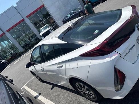 Used 2021 Toyota Prius Prime LE FWD image 5