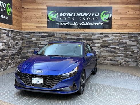 Used 2023 Hyundai Elantra Limited w/ Cargo Package FWD image 10