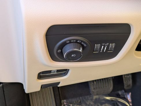 New 2026 Jeep Grand Cherokee Limited RWD image 14