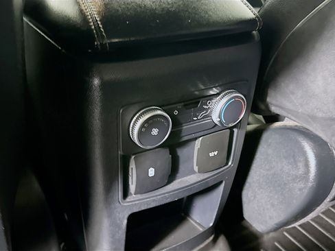 Used 2020 Ford Explorer XLT w/ Equipment Group 202A RWD image 27