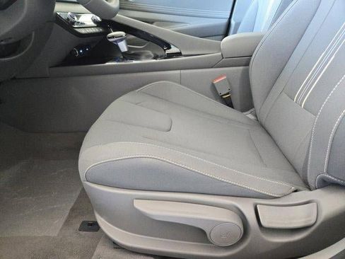 New 2026 Hyundai Elantra SEL Sport Premium FWD image 17
