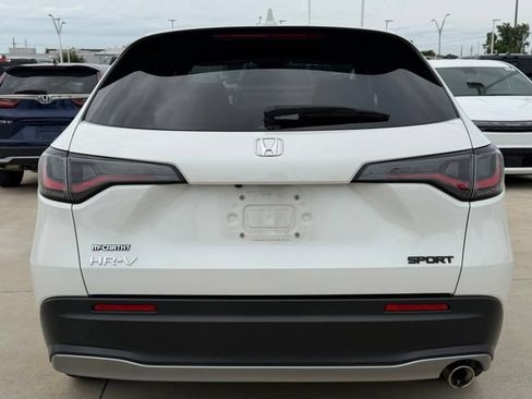 Used 2024 Honda HR-V Sport image 4