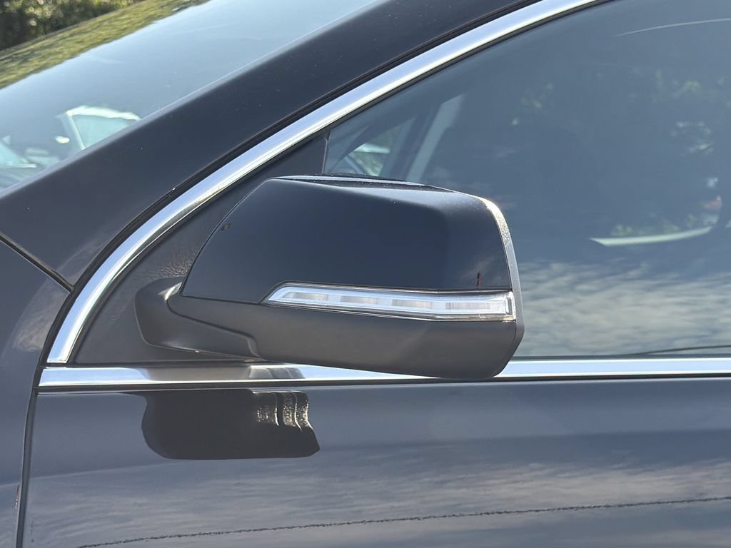 Used 2023 GMC Acadia SLE FWD image 29
