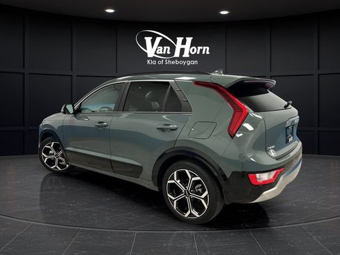 Used 2024 Kia Niro EX Touring FWD image 5