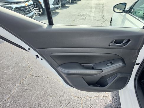 Used 2024 Nissan Altima 2.5 SV FWD image 13