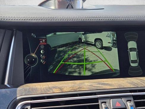 Used 2013 BMW 750Li RWD image 21