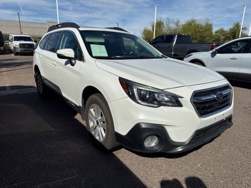 Used 2019 Subaru Outback 2.5i Premium image 3