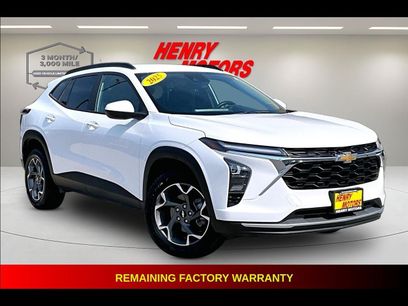 Used 2025 Chevrolet Trax LT w/ Driver Confidence Package