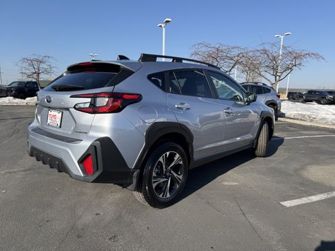 Used 2024 Subaru Crosstrek 2.0i Premium image 9