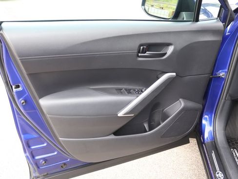Used 2022 Toyota Corolla Cross LE AWD/4WD image 7