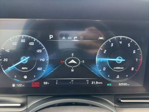 Used 2023 Kia Carnival SX FWD image 8