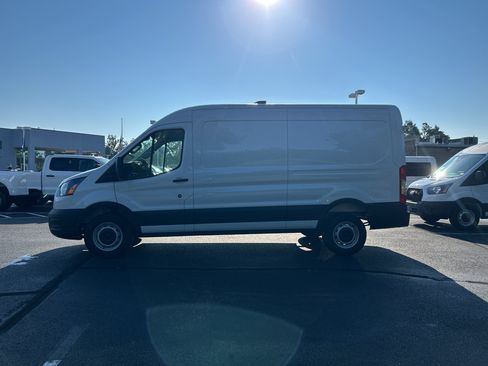 New 2026 Ford Transit 250 148 Medium Roof RWD image 4