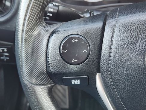 Used 2018 Toyota Corolla SE FWD image 27