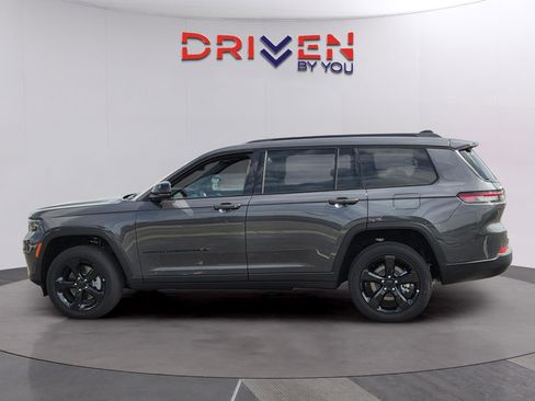 New 2025 Jeep Grand Cherokee L Altitude image 2